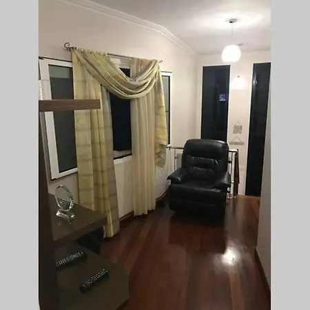 Ammy's House Проживание в семье Камара-де-Лобуш